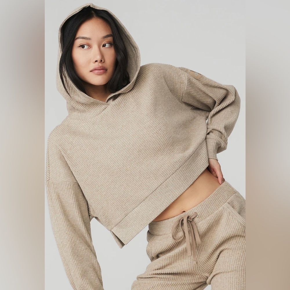 NWT Alo Yoga Muse Hoodie